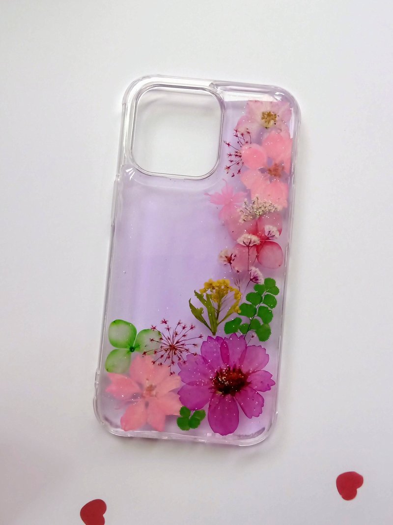 Pressed flowers phone case | iPhone 13Pro | Purple color | Gift for Her - เคส/ซองมือถือ - พลาสติก สีม่วง