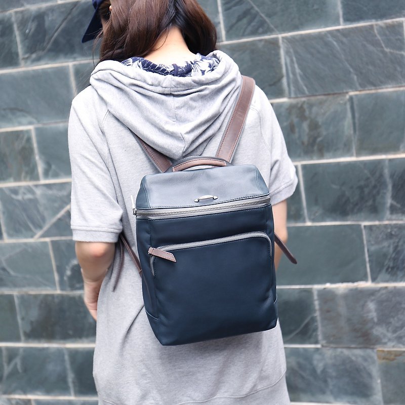 The last exhibit [Cosmopolitan] lightweight sheepskin casual backpack - dark blue - กระเป๋าเป้สะพายหลัง - หนังแท้ สีน้ำเงิน
