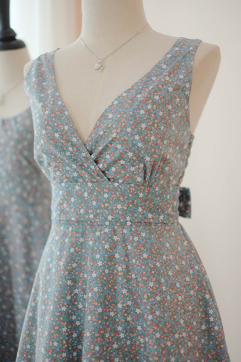 Dusty Blue Floral Sundress Spring Summer Tea Dress Vintage Inspired - 連身裙 - 其他材質 藍色
