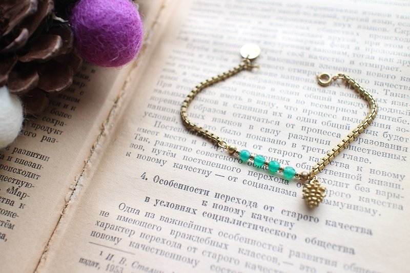 Pine nut~ Brass/ green agate handmade bracelet - สร้อยข้อมือ - โลหะ 