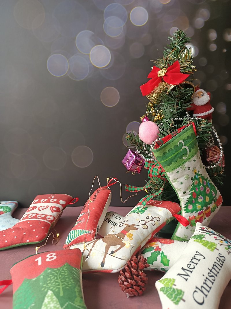 手工拼布聖誕襪 吊飾 1組含4件 - 擺飾/家飾品 - 棉．麻 