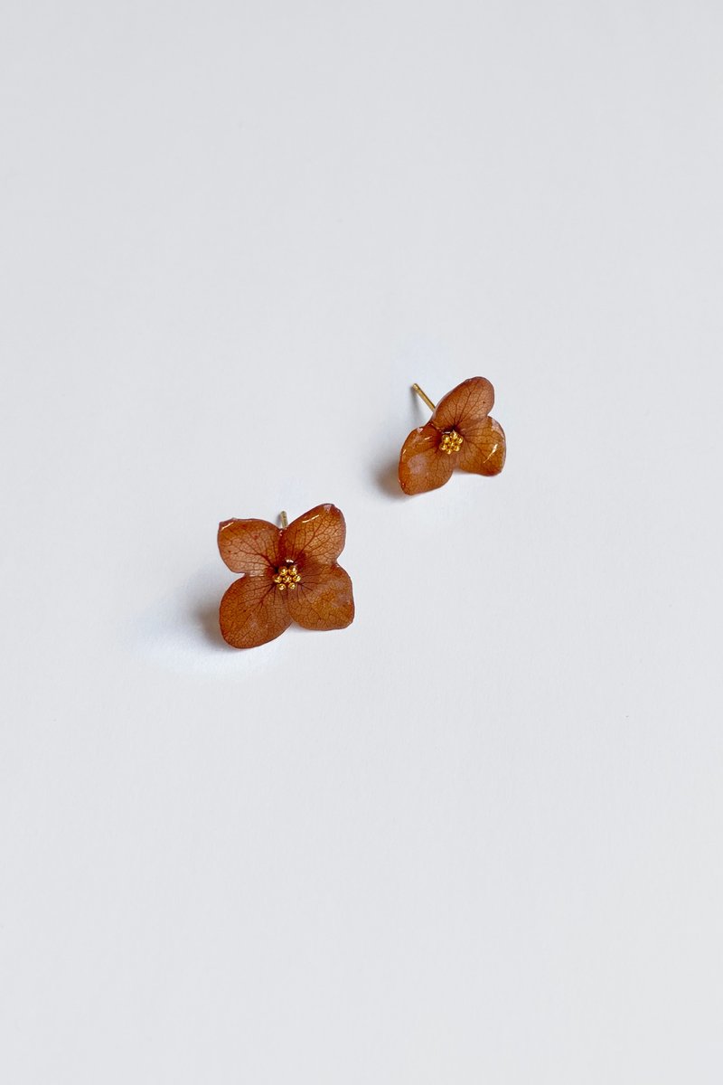Love Earrings- Brown - ต่างหู - พืช/ดอกไม้ สีนำ้ตาล