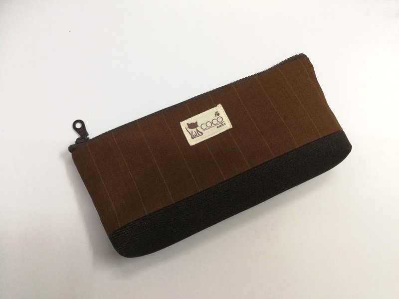 筆袋/錢包/化妝包/收納包M10-010咖啡色 (獨一商品) - 鉛筆盒/筆袋 - 其他人造纖維 咖啡色