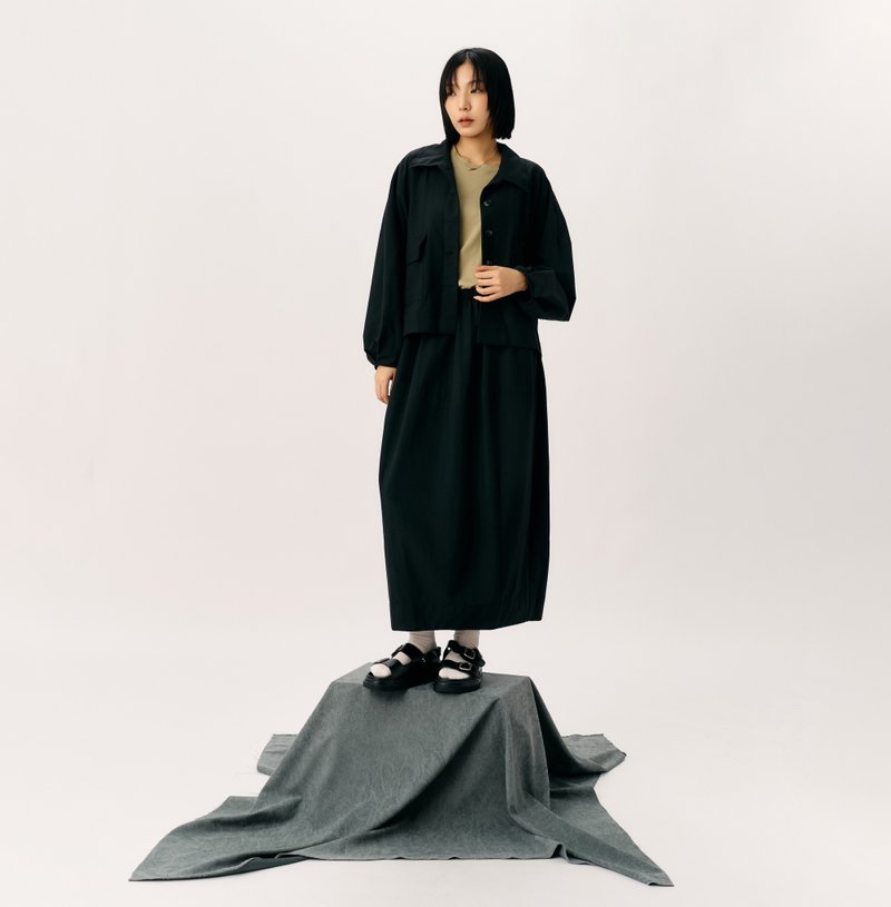 優雅短風衣外套 輕機能防潑水 黑色 - 女大衣/外套 - 聚酯纖維 黑色