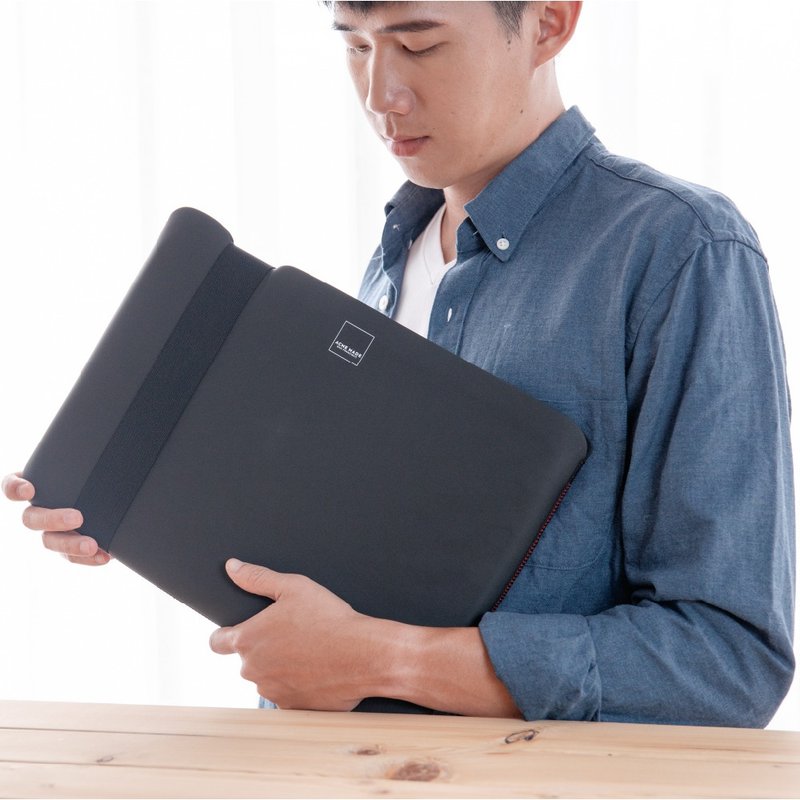 13吋 MacBook Pro/Air(USB-C)  筆電包內袋 - 黑/黑 - SMALL - 電腦包/筆電包 - 其他材質 