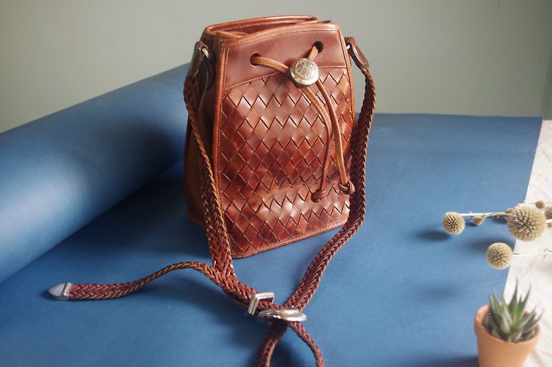 European antique bag - hippie silver buckle woven leather bucket bag - กระเป๋าแมสเซนเจอร์ - หนังแท้ สีนำ้ตาล