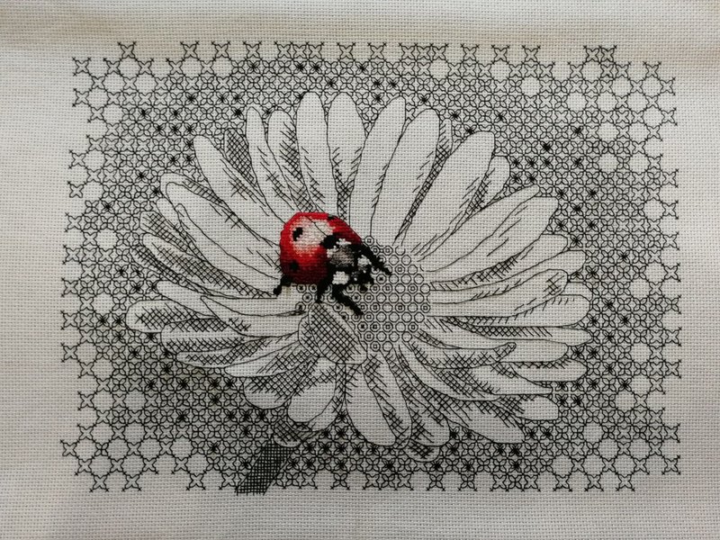 Lady Bug and Flower, wall art, gift, finished cross stitch, made to order - 海報/掛畫/掛布 - 棉．麻 黑色