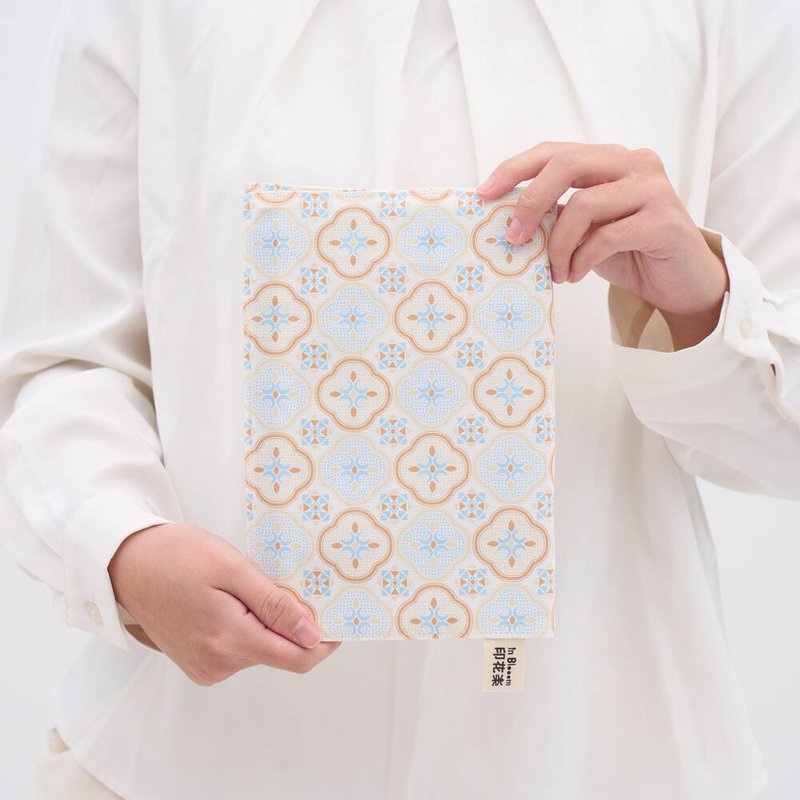 A5 ブックカバー/台湾ハッカチョウ/Blue - ノート・手帳 - コットン・麻 オレンジ