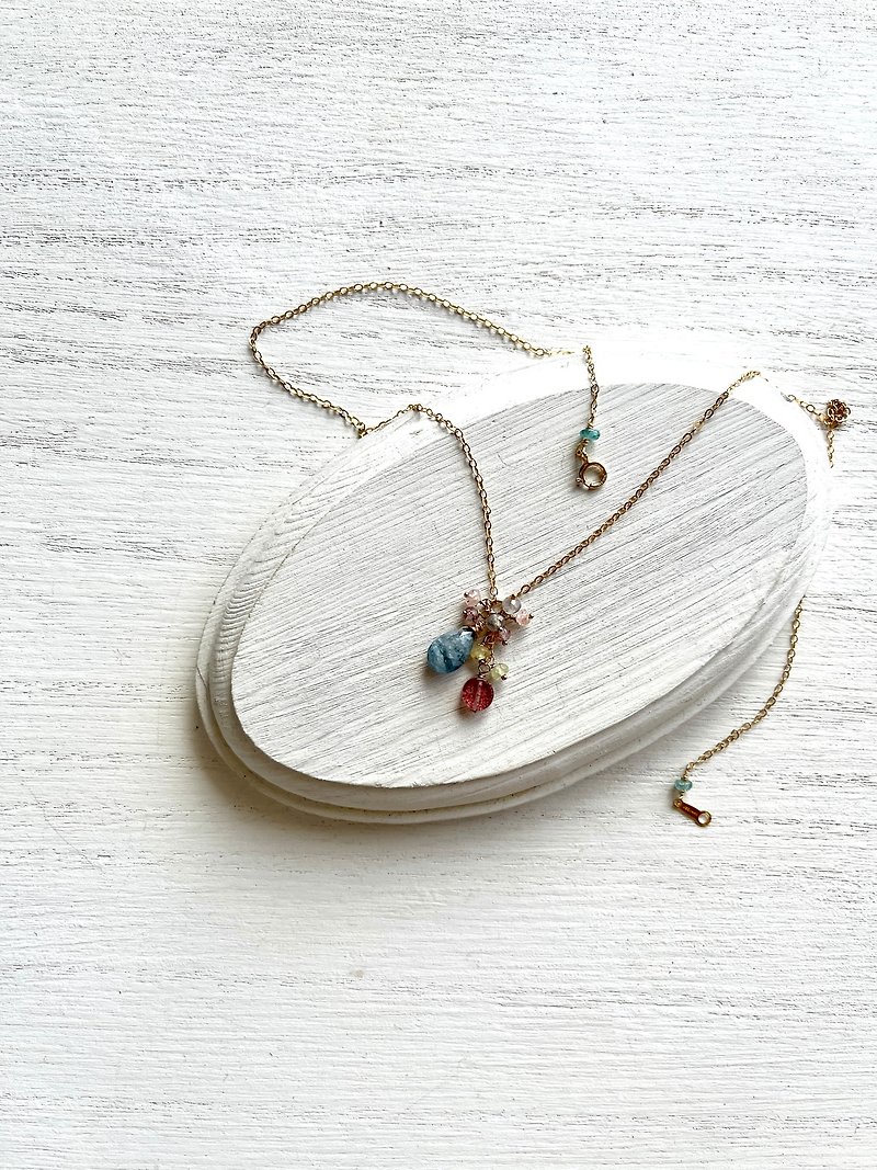 Moss Aquamarine and Cherry Quartz necklace - ネックレス - 半貴石 ブルー
