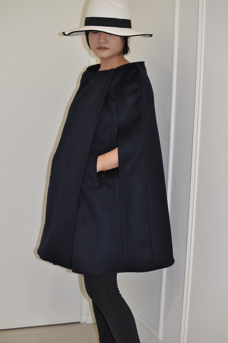 Flat 135 X Taiwan designer double-sided cashmere cloth parent-child series cloak coat - เสื้อแจ็คเก็ต - ขนแกะ สีน้ำเงิน
