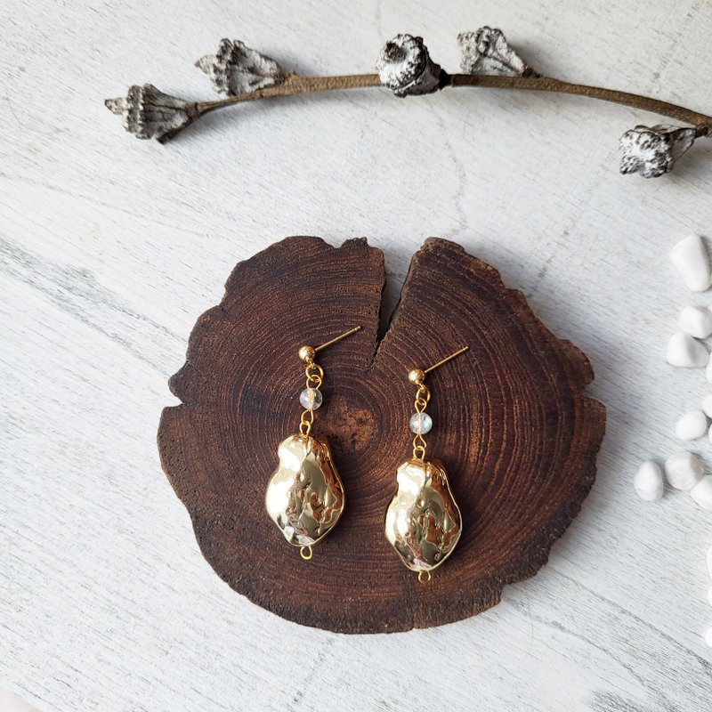 Moonstone Metal Small Walnut Irregular Shape Drape Retro Earrings Earpin Clip-On Birthday Gift - ต่างหู - คริสตัล สีเทา