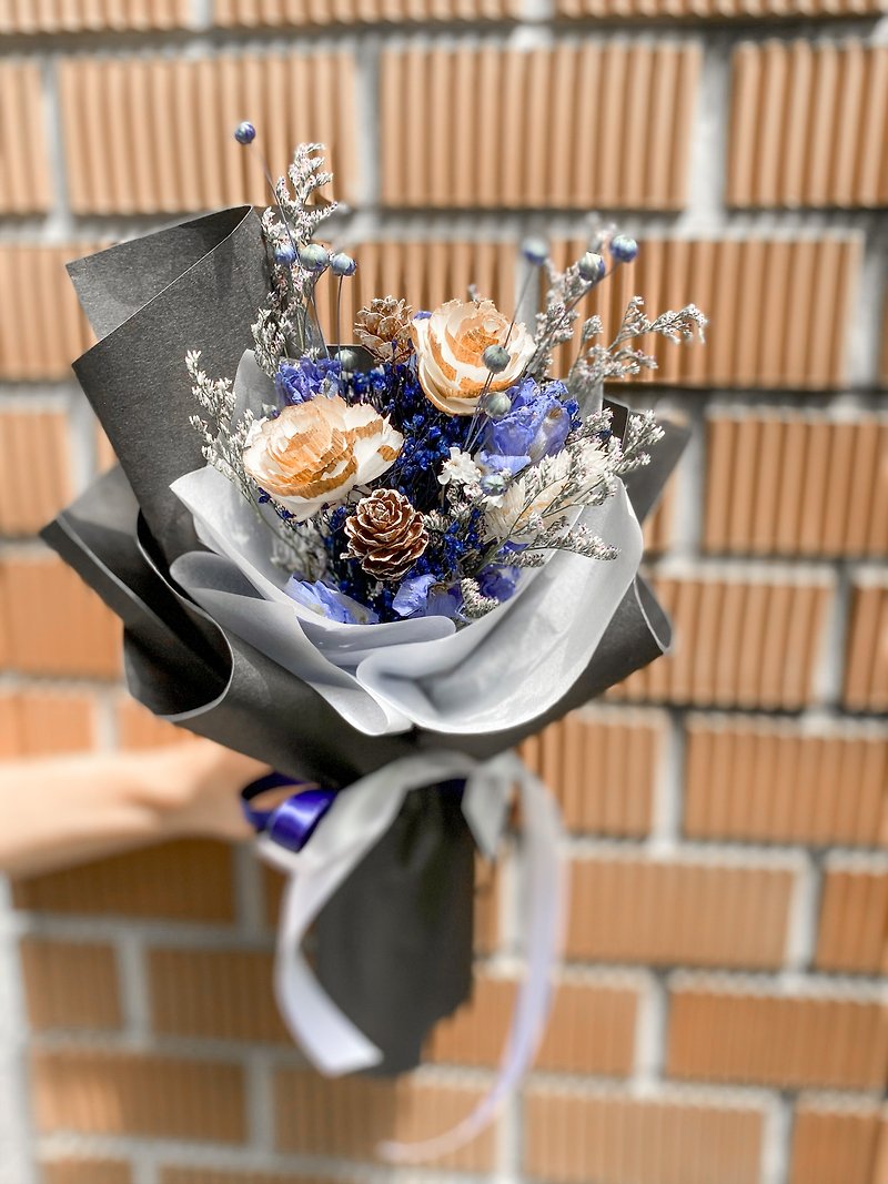 Graduation bouquet/dark blue/dry flower - Dried Flowers & Bouquets - Plants & Flowers Blue