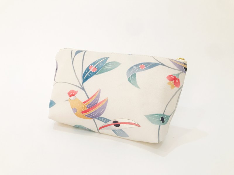 Kimono pouch Using antique silk kimono # 10 - กระเป๋าเครื่องสำอาง - ผ้าไหม ขาว