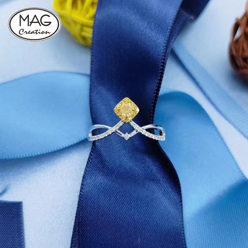 MAG Creation 黃鑽系列 | 18K白金天然鑽石方形皇冠戒指
