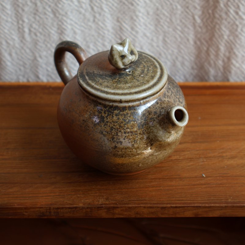 貓貓頭 柴燒陶手工茶壺 - 茶壺/茶杯/茶具 - 陶 咖啡色