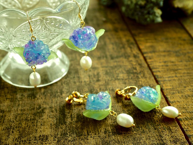 和菓子みたいな紫陽花と淡水パールの耳飾り - ピアス・イヤリング - 真珠 