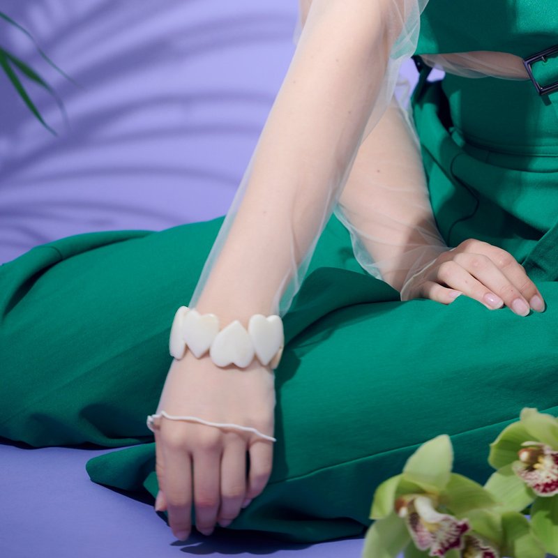 14kgf Hearts Tagua Nuts bracelet Ivory - 手鍊/手環 - 木頭 白色