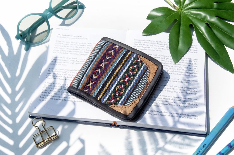 Hand-woven stitching leather short clip short wallet coin purse woven short clip-Ethnic style Jamaican enthusiasm - กระเป๋าสตางค์ - หนังแท้ หลากหลายสี