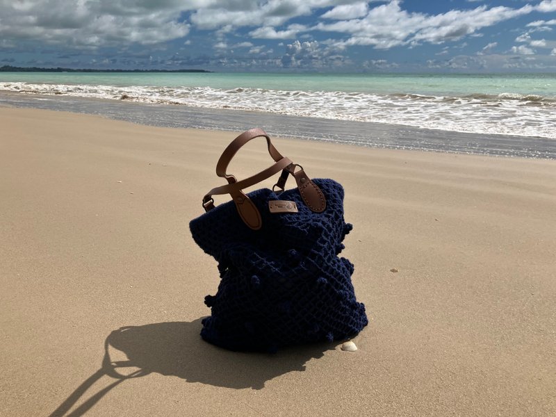 Minimal style hand crochet navy Tote  Leather strap, Soft and stylist tote - 手提包/手提袋 - 棉．麻 藍色