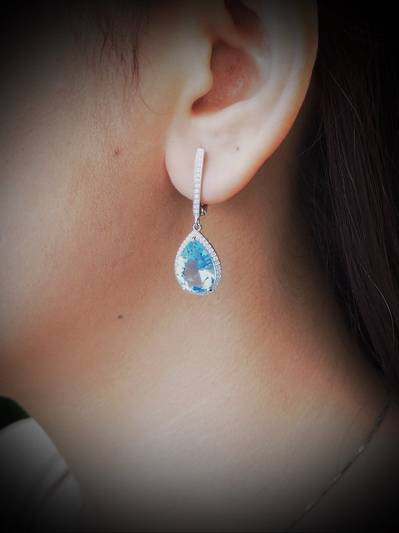 Elegant pear-shape Swiss blue crystal dangle earring - ต่างหู - เงินแท้ สีน้ำเงิน