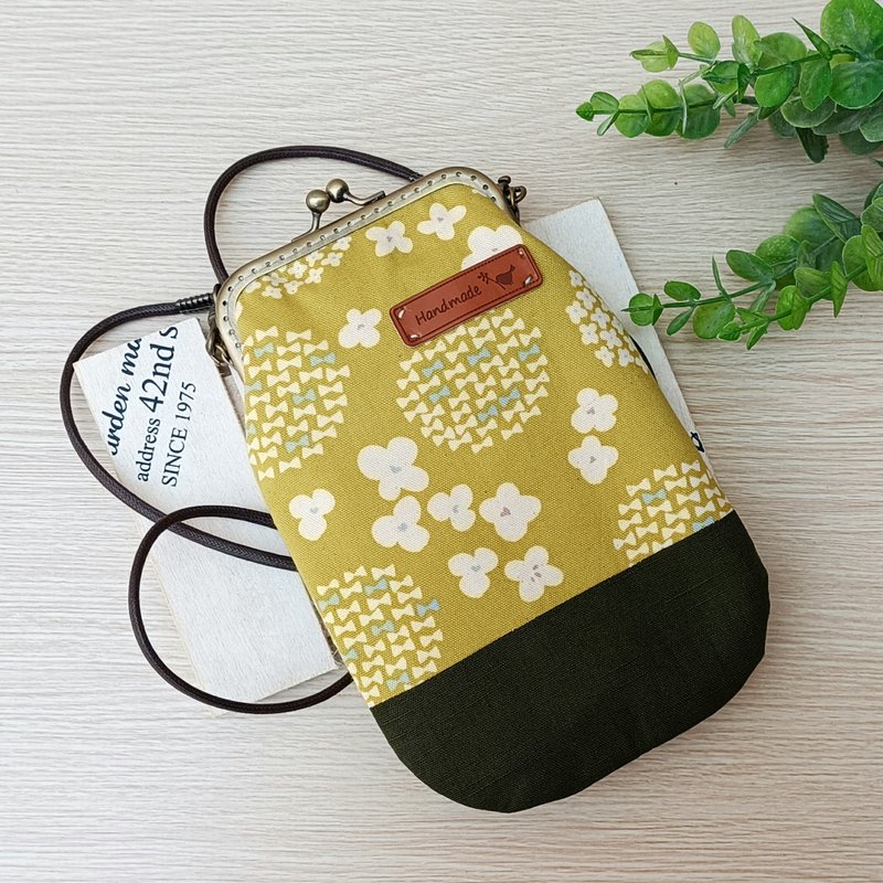 【Mouth Gold Crossbody Bag】Japanese Hydrangea - กระเป๋าแมสเซนเจอร์ - ผ้าฝ้าย/ผ้าลินิน สีน้ำเงิน