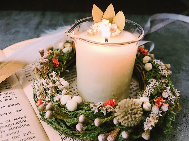 MAYBES / Limited 'Christmas Gift Box _ Dry Wreath Soy Candle _ Feng - Candles & Candle Holders - Wax Transparent