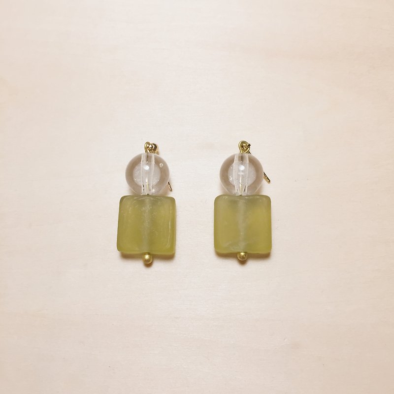 Vintage olive green glass square transparent bead earrings - Earrings & Clip-ons - Colored Glass Green