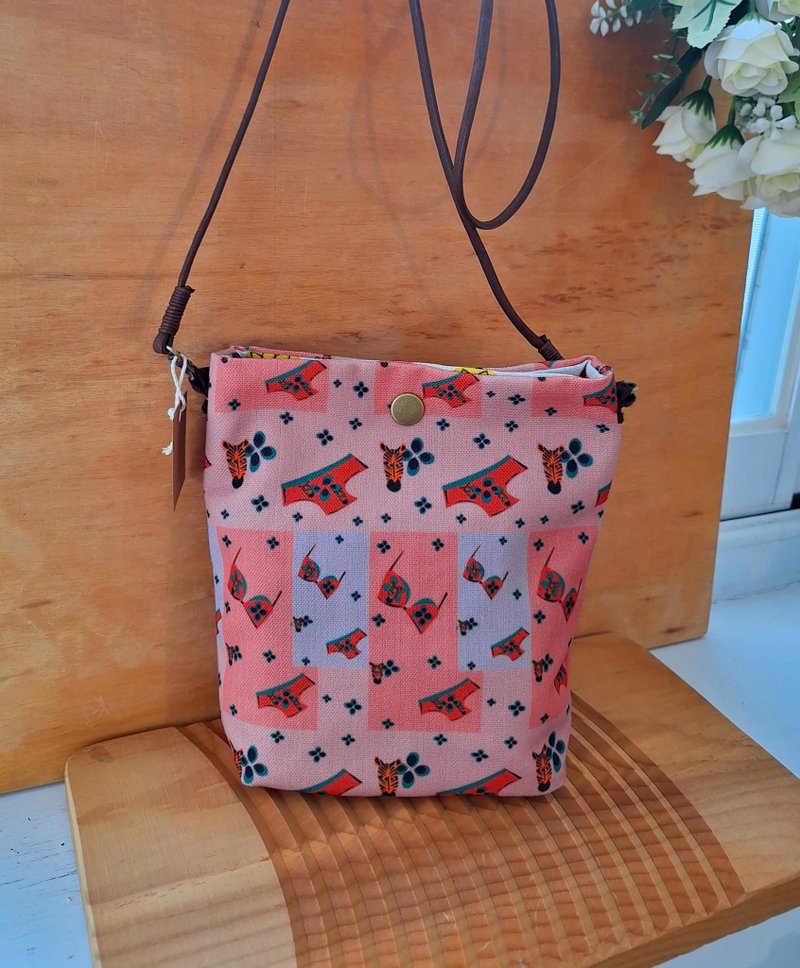 Designer printing little girl bag-Africa horse underwear - กระเป๋าแมสเซนเจอร์ - เส้นใยสังเคราะห์ 