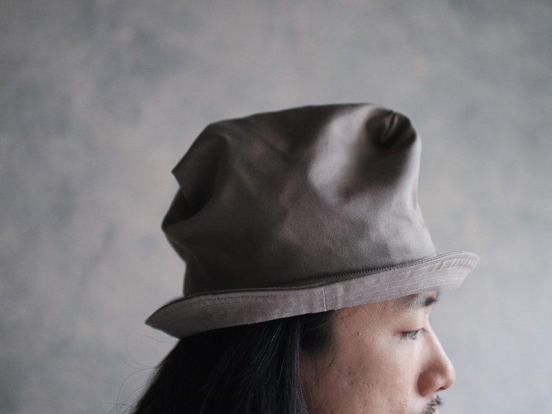 OMAKE Omabow Myself Hat Khaki Gray - หมวก - ผ้าฝ้าย/ผ้าลินิน สีเทา
