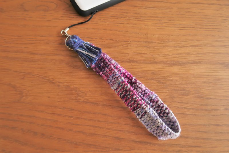 Strap4 Hand Strap 16cm Short Purple Mobile Phone Smartphone Hand Woven Keychain [gift] Lover's Day Gift - เชือก/สายคล้อง - ผ้าฝ้าย/ผ้าลินิน สีม่วง