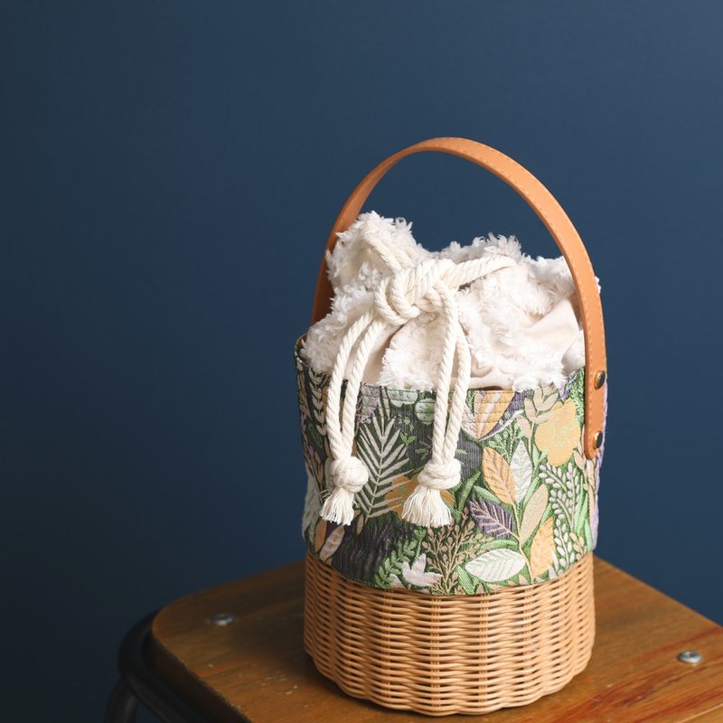 Fairy Forest Natural Rattan BUCKET BAG - กระเป๋าถือ - วัสดุอื่นๆ สีกากี