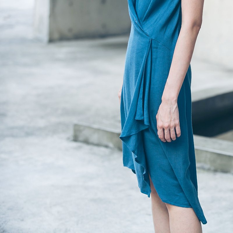 Former pleated dress-fog blue - ชุดเดรส - ผ้าฝ้าย/ผ้าลินิน สีน้ำเงิน
