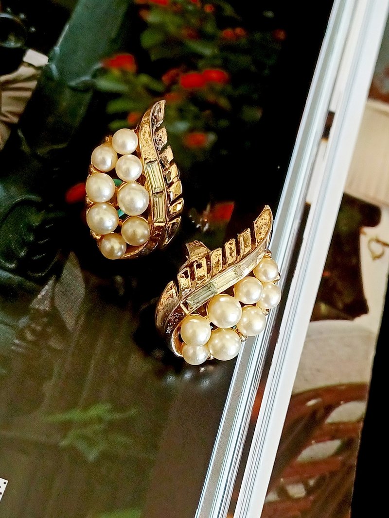 vintage jewelry  Trifari 華麗金色珍珠萊茵 夾式耳環 - 耳環/耳夾/耳骨夾 - 其他金屬 