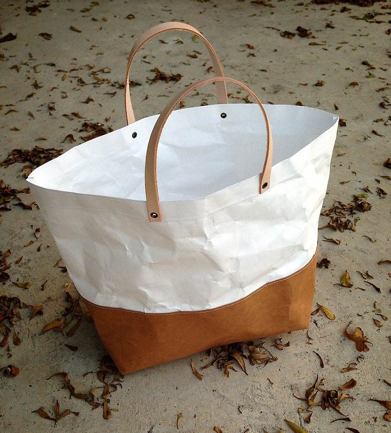 手提包 Tote Bag Small : Tyvek and Kraft paper bag /防水 /抗撕破 /牛皮紙 /日常包款 - กระเป๋าถือ - กระดาษ ขาว
