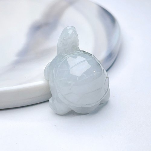 幸運・長寿】氷翡翠亀の置物 |天然ビルマ翡翠 A グレード |贈り物