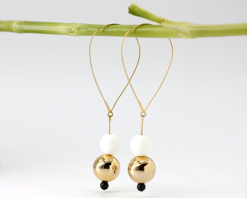 Jinyu Baiyu Large Circle Earrings - ต่างหู - เครื่องเพชรพลอย สีทอง