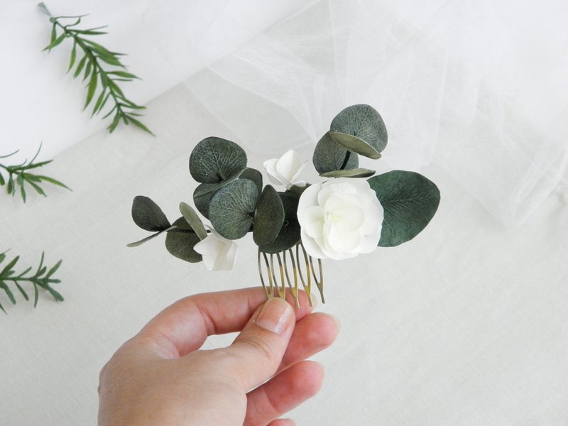 Eucalyptus hair comb Flower hair comb bride Bridal hair piece floral - เครื่องประดับผม - วัสดุอื่นๆ สีเขียว
