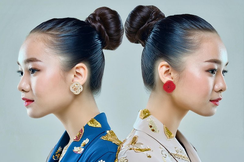 Mizuhiki Pierced earrings ーRape blossomsー Ivory Gold×Red - ต่างหู - วัสดุอื่นๆ สีแดง