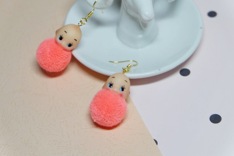 Remade Kewpie Dolls/ doll earrings/Playful decoration/handmade/vintage doll/Kawa - ต่างหู - พลาสติก สีส้ม