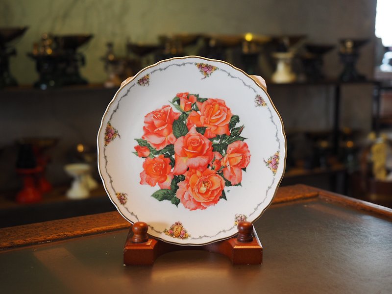 英國名瓷 Royal Albert 皇家艾伯特 限量版花卉裝飾盤 Elizabeth of Glamis - 小碟/醬油碟 - 瓷 多色