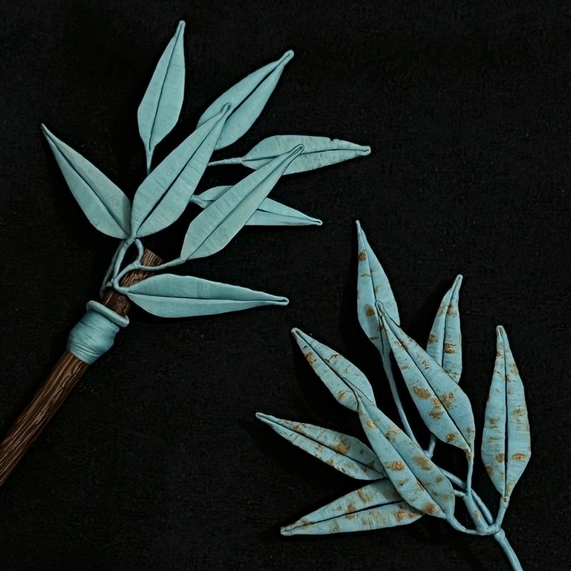 Minggan bamboo leaves wrapped with flowers, bamboo branches, chicken wings and wooden hairpin - Hair Accessories - Thread Blue