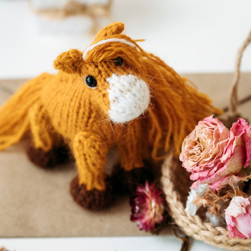 Tiny horse knitting pattern. Knitted amigurumi horse miniature step by step - 手工藝教學/工具書 - 其他材質 