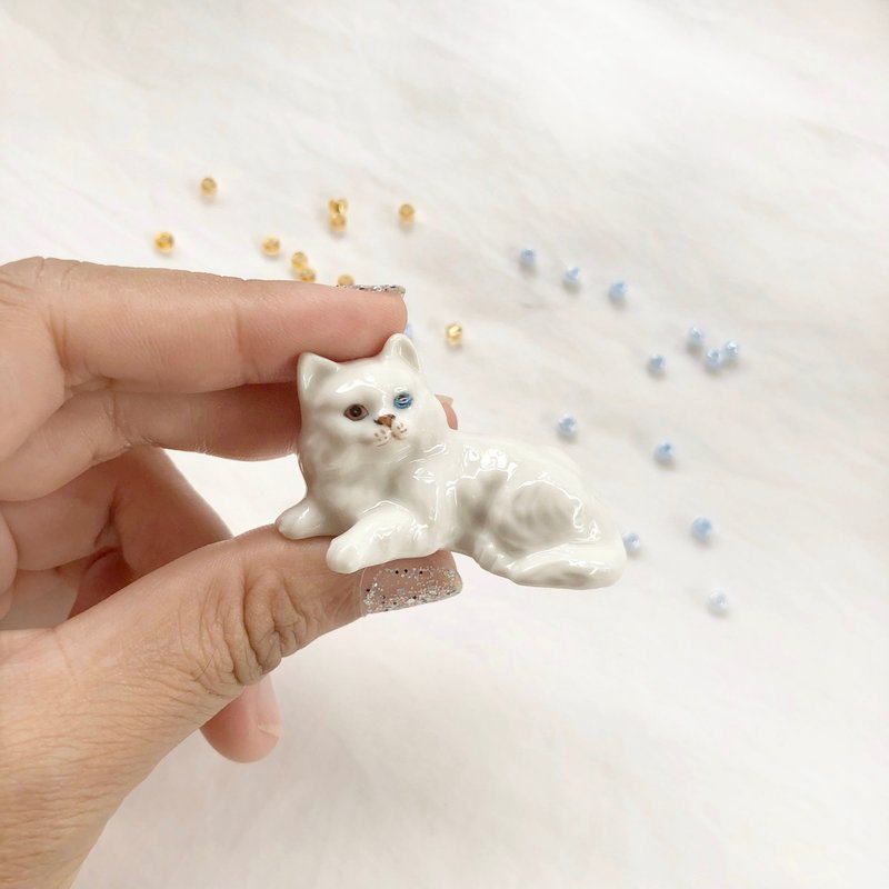 招財貓兩色眼睛-小動物雕像手工製品 - 裝飾/擺設  - 陶 白色