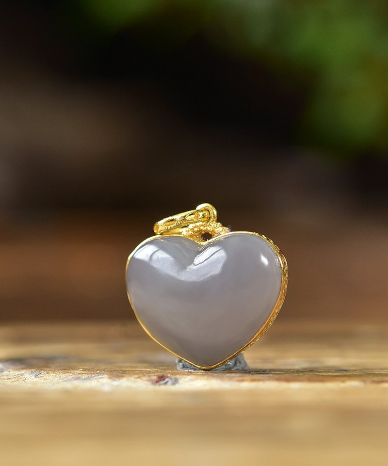 Limited Time Offer: Natural Xinjiang Hetian Jade 18k Smoky Lavender Heart Pendant with Exquisite Carving - พวงกุญแจ - หยก 
