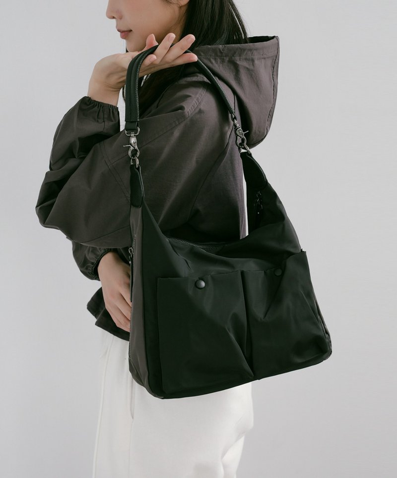 supportingrole 輕盈多分層空間俐落多用手提斜肩背包 黑灰 - 手提包/手提袋 - 其他人造纖維 黑色