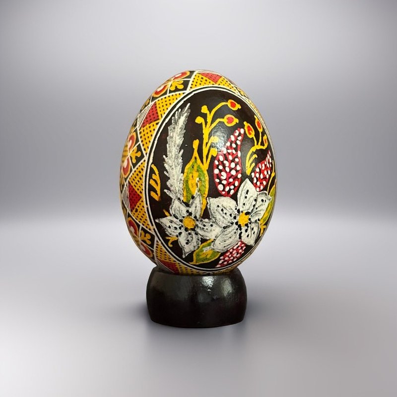 Ukrainian Easter Egg Real Chicken Pysanka Hand Painted Hutsul Pysanka - 擺飾/家飾品 - 其他材質 多色