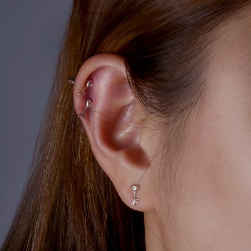 mini愛心鑰匙耳環 - 耳環/耳夾 - 銀 銀色