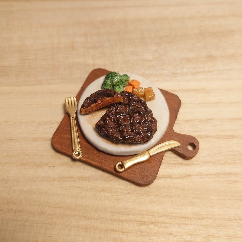 Tender and juicy steak combo handmade pocket key ring/pin/magnet - Keychains - Clay Multicolor