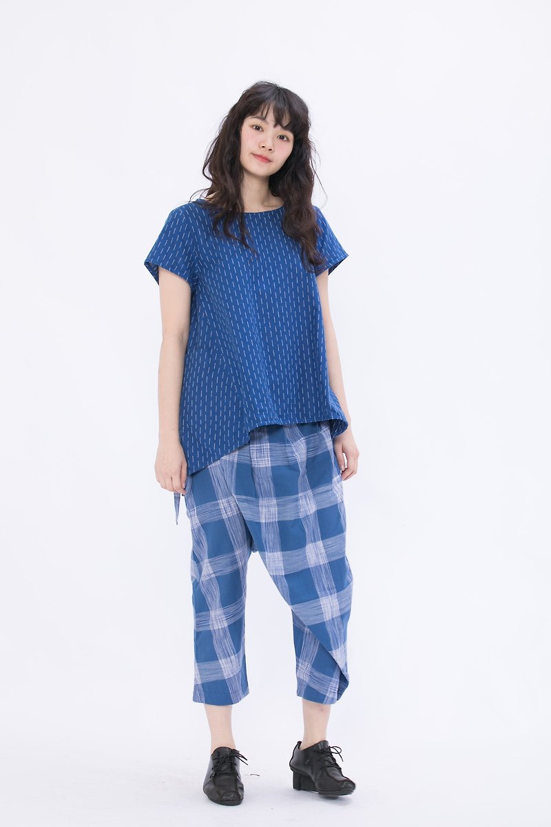 Wide swing short-sleeved T-shirt _ rain _ headwind Fair Trade - เสื้อผู้หญิง - ผ้าฝ้าย/ผ้าลินิน สีน้ำเงิน