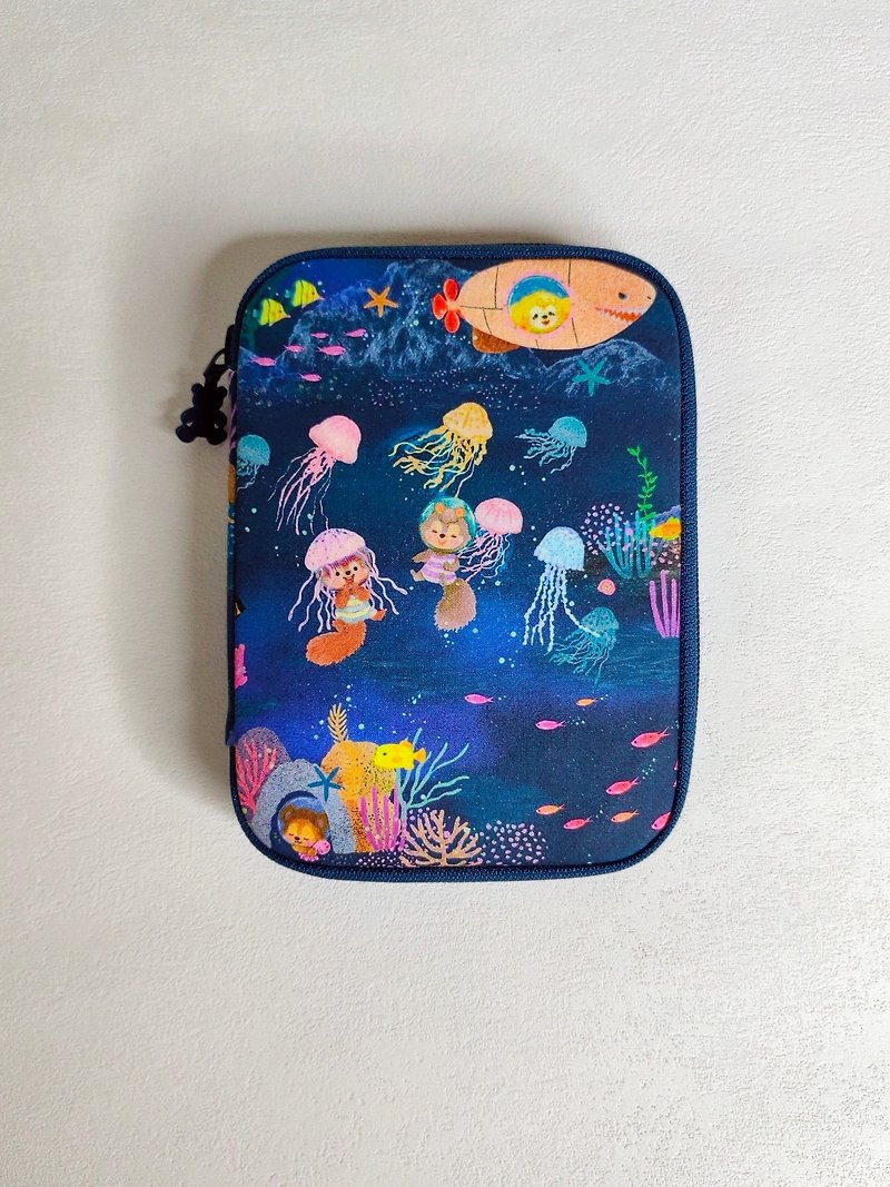 Matsuura Underwater Animal World|Handmade Shaobing Bag/Passport Bag/Document Storage Bag - Clutch Bags - Cotton & Hemp Pink